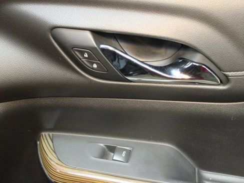 Used 2021 GMC Acadia SLE w/ Driver Convenience Package image 9