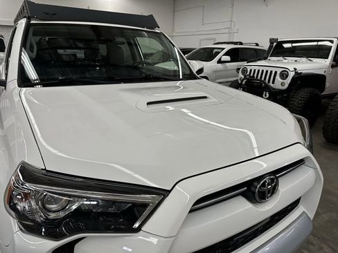 Used 2020 Toyota 4Runner TRD Off-Road Premium w/ Moonroof Package AWD/4WD image 40