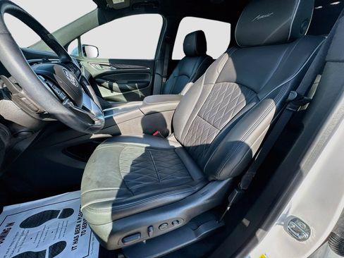 Used 2022 Buick Enclave Avenir w/ Avenir Technology Package FWD image 25