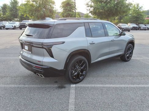Certified 2024 Chevrolet Traverse RS FWD image 5