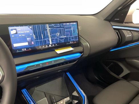 Used 2025 BMW X3 xDrive30i w/ Premium Package image 22