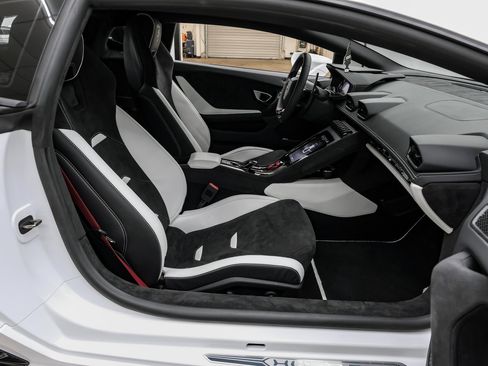 Used 2023 Lamborghini Huracan Tecnica image 54