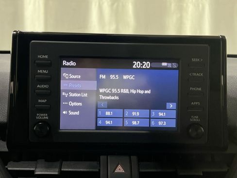 Used 2019 Toyota RAV4 LE image 18