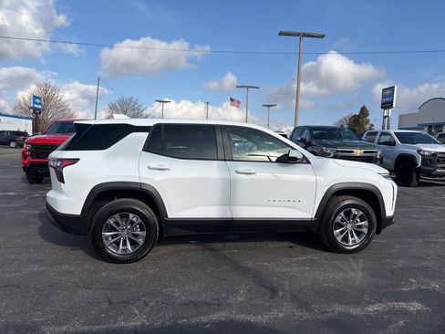 New 2026 Chevrolet Equinox LT image 3