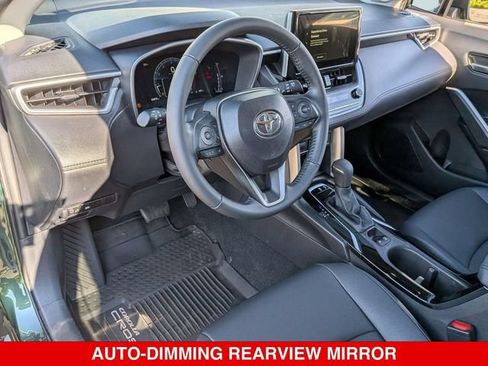 Used 2025 Toyota Corolla Cross XLE w/ Convenience Package AWD/4WD image 17