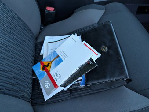 Used 2017 Toyota Tundra SR5 w/ SR5 Upgrade Package image 22