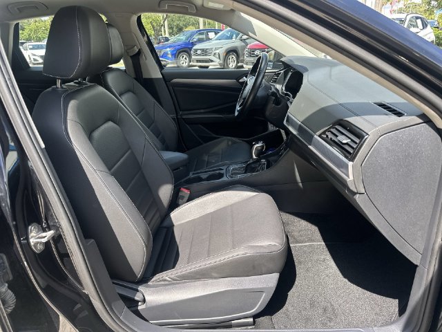 Used 2024 Volkswagen Jetta SE FWD image 29