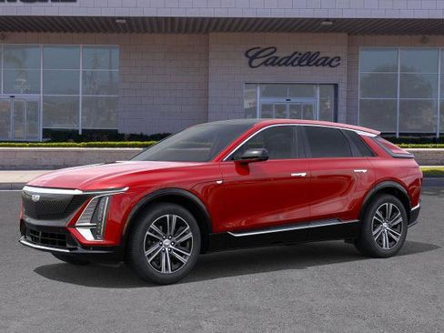 New 2026 Cadillac Lyriq Luxury image 2