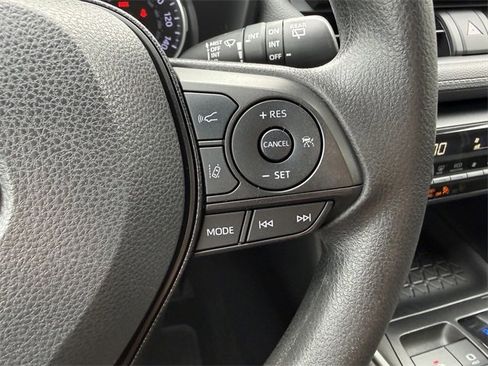 Used 2021 Toyota RAV4 XLE image 51