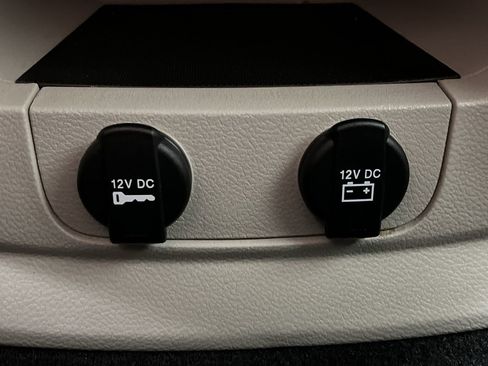 Used 2020 Dodge Grand Caravan SE w/ UConnect Hands-Free Group FWD image 18