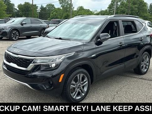 Used 2023 Kia Seltos S AWD/4WD image 3