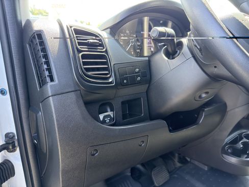 Used 2025 RAM ProMaster 2500 w/ Convenience Group FWD image 24