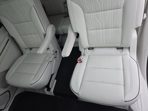 New 2026 Buick Enclave Avenir w/ Super Cruise Package AWD/4WD image 32