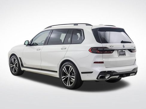 Used 2023 BMW X7 xDrive40i w/ Executive Package AWD/4WD image 3