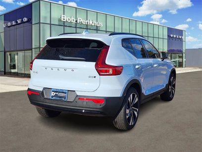 New 2026 Volvo XC40 B5 Ultra w/ Climate Package