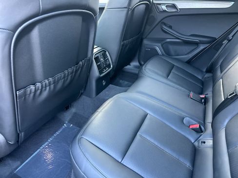 New 2026 Porsche Macan image 13