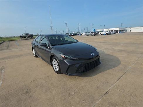 Used 2025 Toyota Camry LE FWD image 4