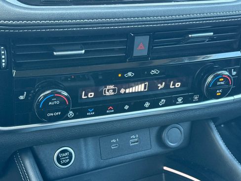 Used 2023 Nissan Rogue Platinum w/ Platinum Premium Package FWD image 27