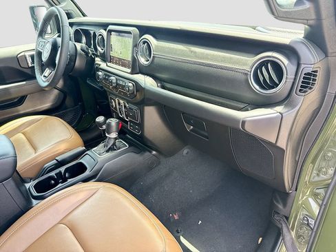 Used 2023 Jeep Wrangler Unlimited Sahara w/ Cold Weather Group AWD/4WD image 34