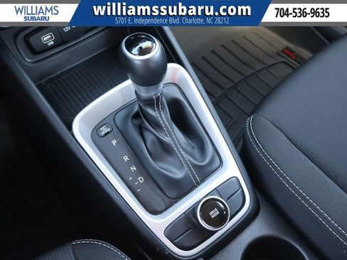Used 2023 Hyundai Venue SEL w/ Cargo Package FWD image 31