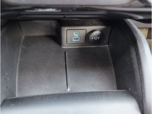 Used 2022 Ford Escape SE image 18