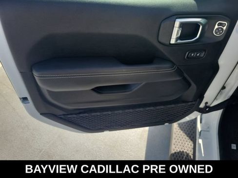 Used 2020 Jeep Wrangler Unlimited Sahara AWD/4WD image 18