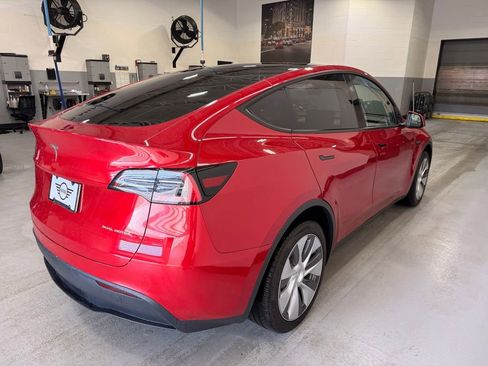 Used 2024 Tesla Model Y Long Range AWD/4WD image 6