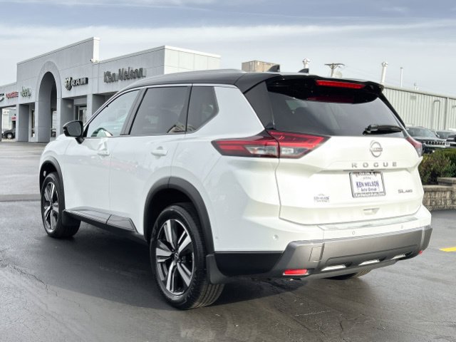 Used 2025 Nissan Rogue SL w/ Tech Package AWD/4WD image 3