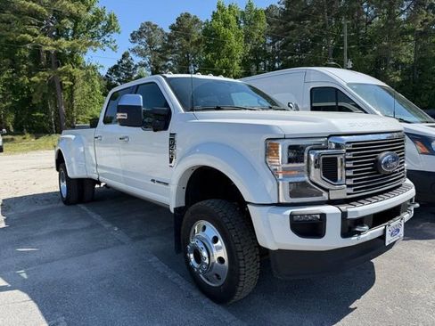Used 2022 Ford F450 Platinum w/ FX4 Off-Road Package image 2