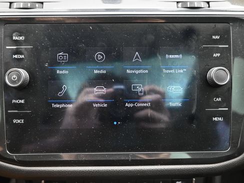 Used 2019 Volkswagen Tiguan SEL w/ 3rd Row Seat Package AWD/4WD image 15