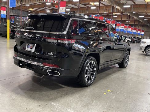 Used 2021 Jeep Grand Cherokee L Overland w/ Luxury Tech Group IV AWD/4WD image 5