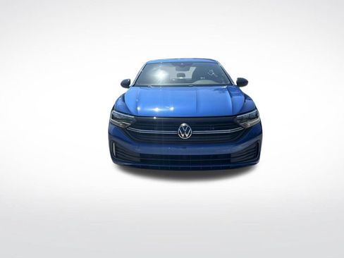 Used 2022 Volkswagen Jetta Sport FWD image 3