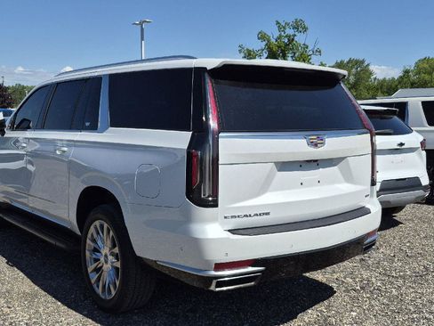 Used 2023 Cadillac Escalade ESV Premium Luxury w/ LPO, Floor Liner Package AWD/4WD image 4