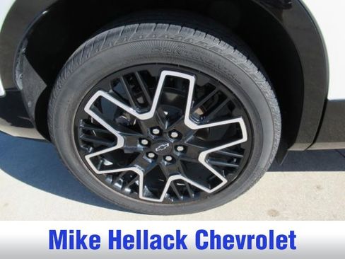 Used 2024 Chevrolet Blazer RS w/ Enhanced Convenience Package image 9