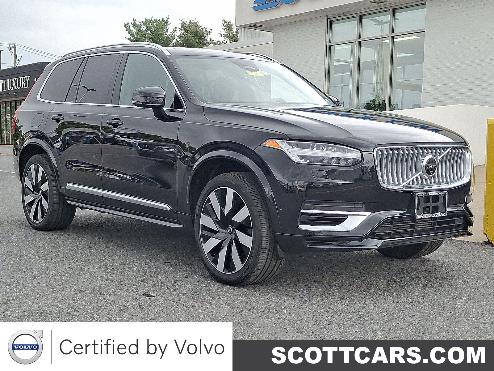 Certified 2025 Volvo XC90 T8 Ultra w/ Protection Package Premier AWD/4WD image 1