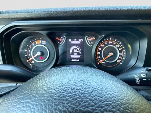 Used 2024 Jeep Wrangler Unlimited Sport AWD/4WD image 12
