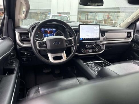 Used 2024 Ford Expedition Max XLT image 19