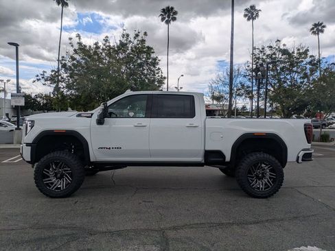 New 2026 GMC Sierra 2500 AT4 w/ AT4 Premium Plus Package AWD/4WD image 5