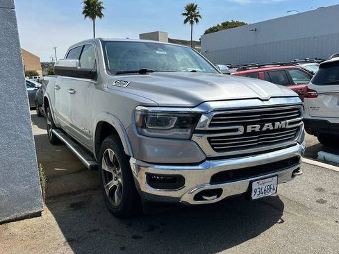 Used 2019 RAM 1500 Laramie AWD/4WD image 2