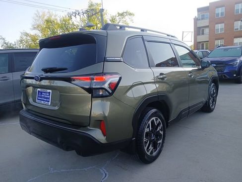 Certified 2025 Subaru Forester Premium AWD/4WD image 4
