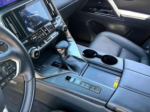 Used 2024 Lexus LX 600 4WD w/ Luxury Package image 14