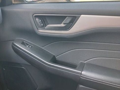 Used 2022 Ford Escape SE w/ Cold Weather Package image 20