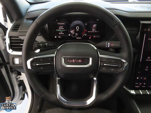 Used 2025 GMC Acadia Elevation FWD image 15