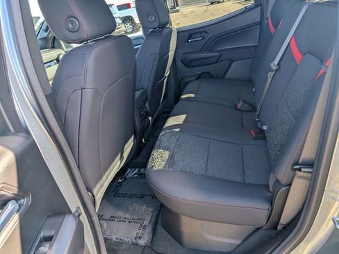 Used 2025 Chevrolet Colorado Z71 image 11