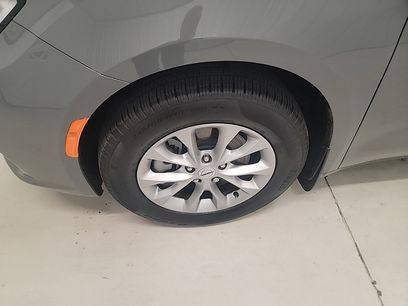 New 2025 Chrysler Pacifica Select