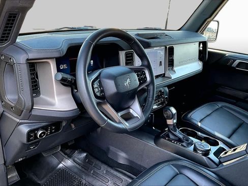 Used 2025 Ford Bronco Outer Banks AWD/4WD image 18