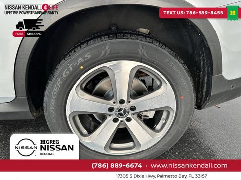 Used 2018 Mercedes-Benz GLC 300 4MATIC w/ Premium Package image 14