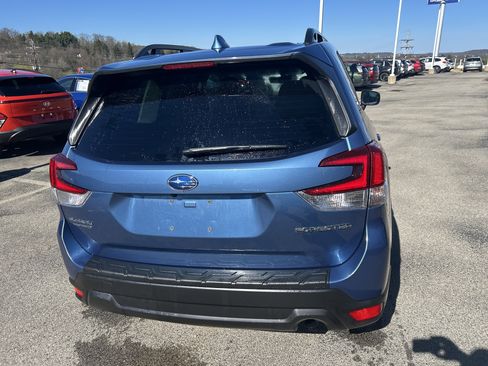 Used 2023 Subaru Forester Premium image 9