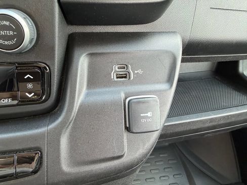 Used 2025 RAM ProMaster 2500 w/ Convenience Group FWD image 31