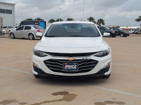 Used 2025 Chevrolet Malibu LS FWD image 2